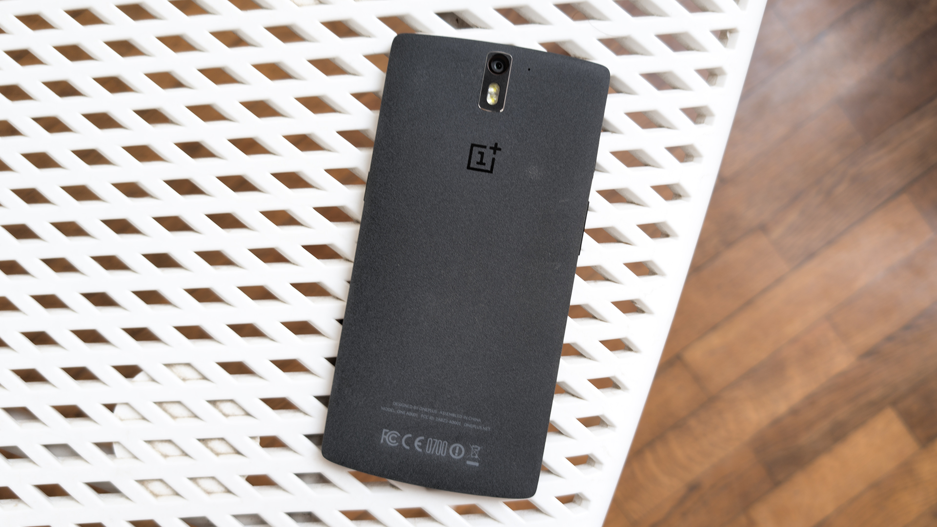 OnePlus One Back on Chair