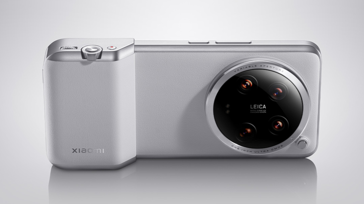Xiaomi 14 Ultra white camera grip