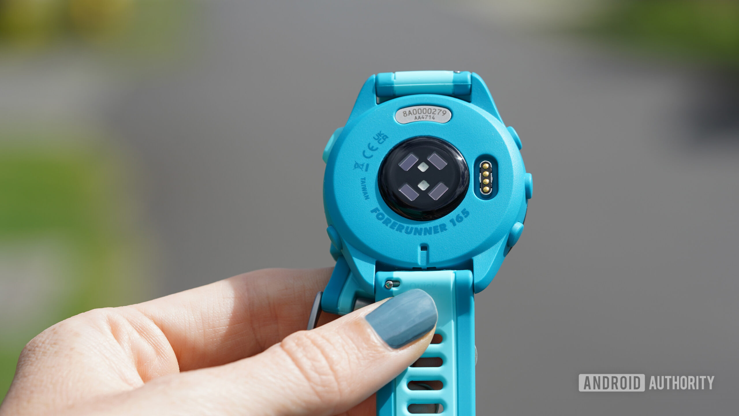 The Garmin Forerunner 165 features accurate sensors for monitoring daily and overnight stats.