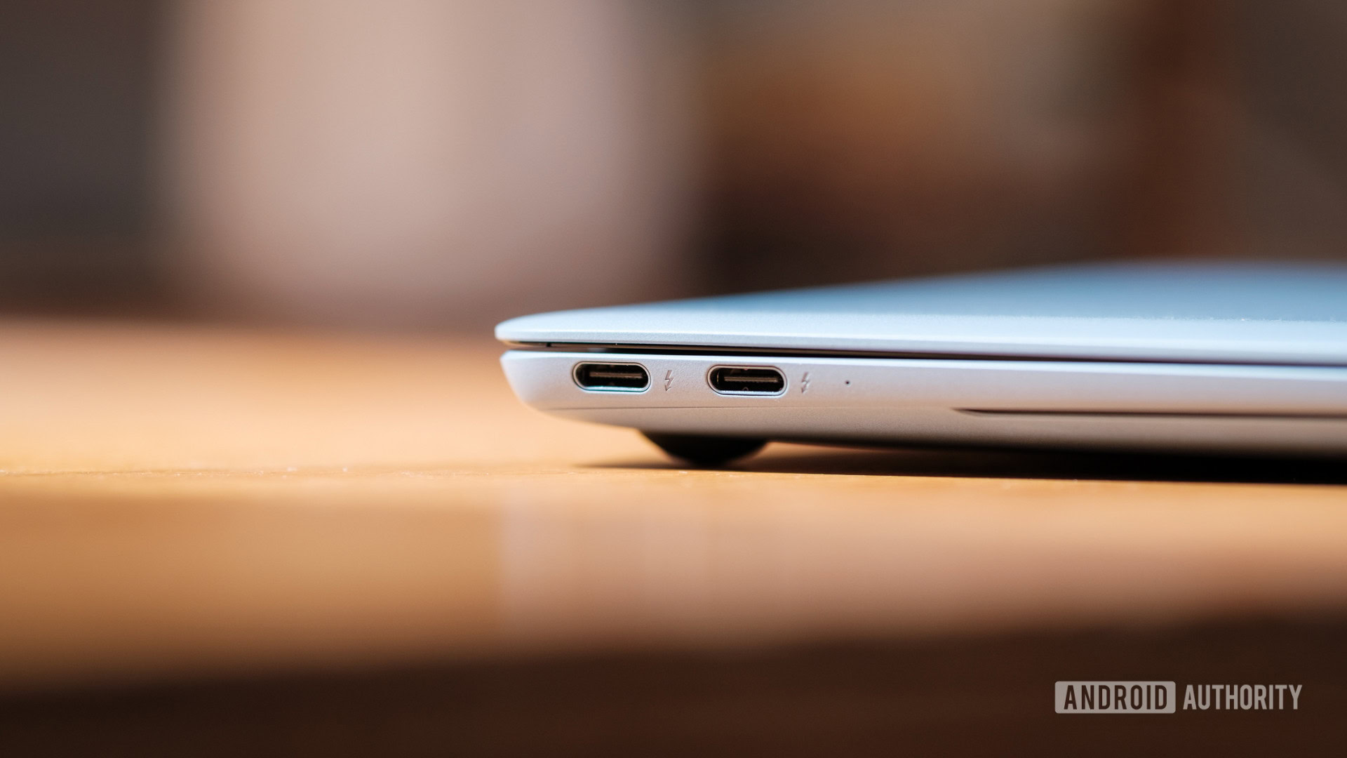 Huawei MateBook X Pro 2024 USB C ports