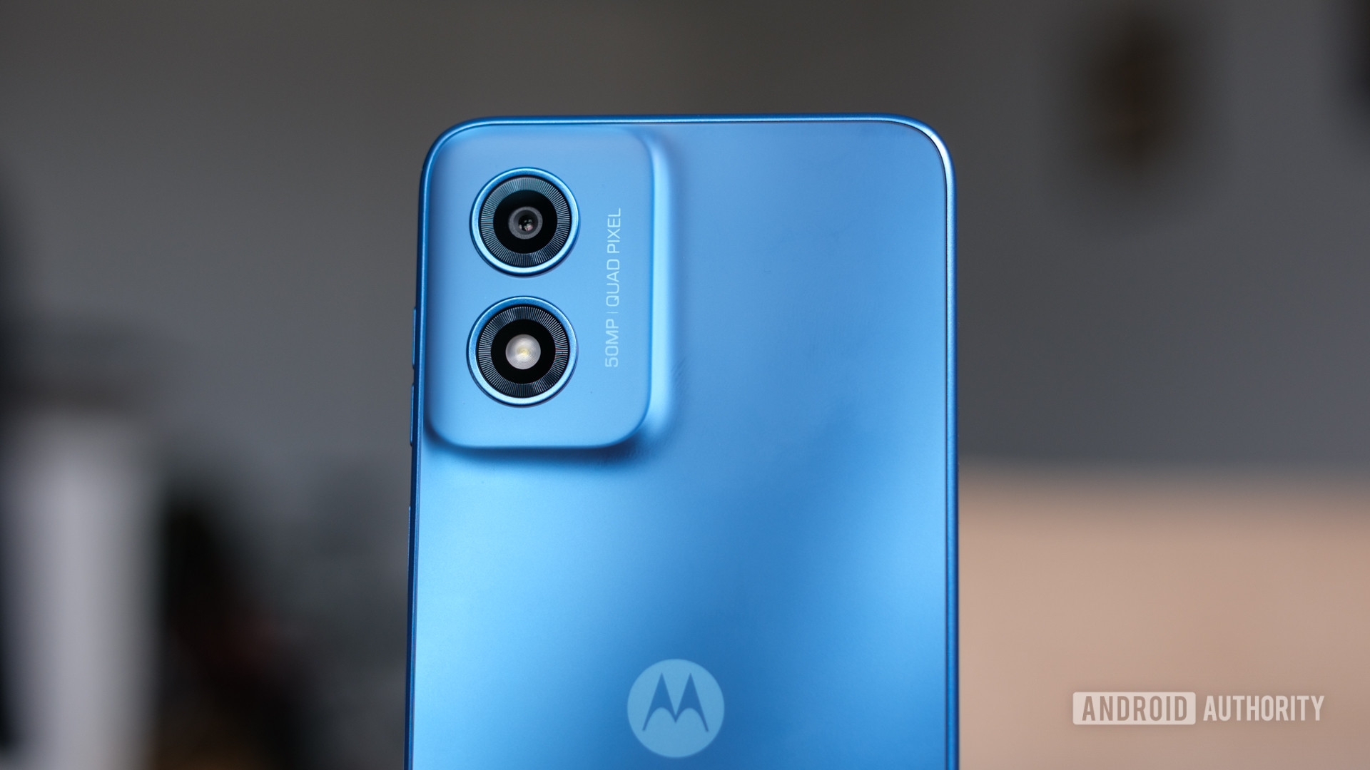 Motorola Moto G Play 2024 cameras close