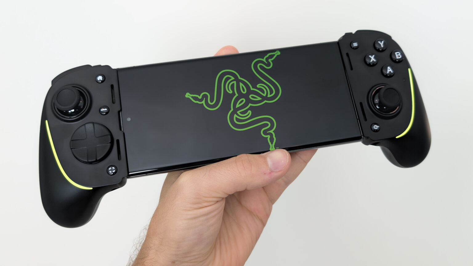 Sliding Android Razor Razer Kishi Ultra review: Should you buy it? - Android Authority