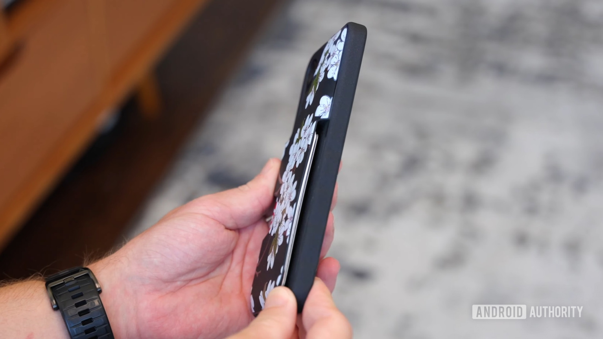 smartish portfel slayer tom 1 do recenzji obudowy Samsung Galaxy S24 4