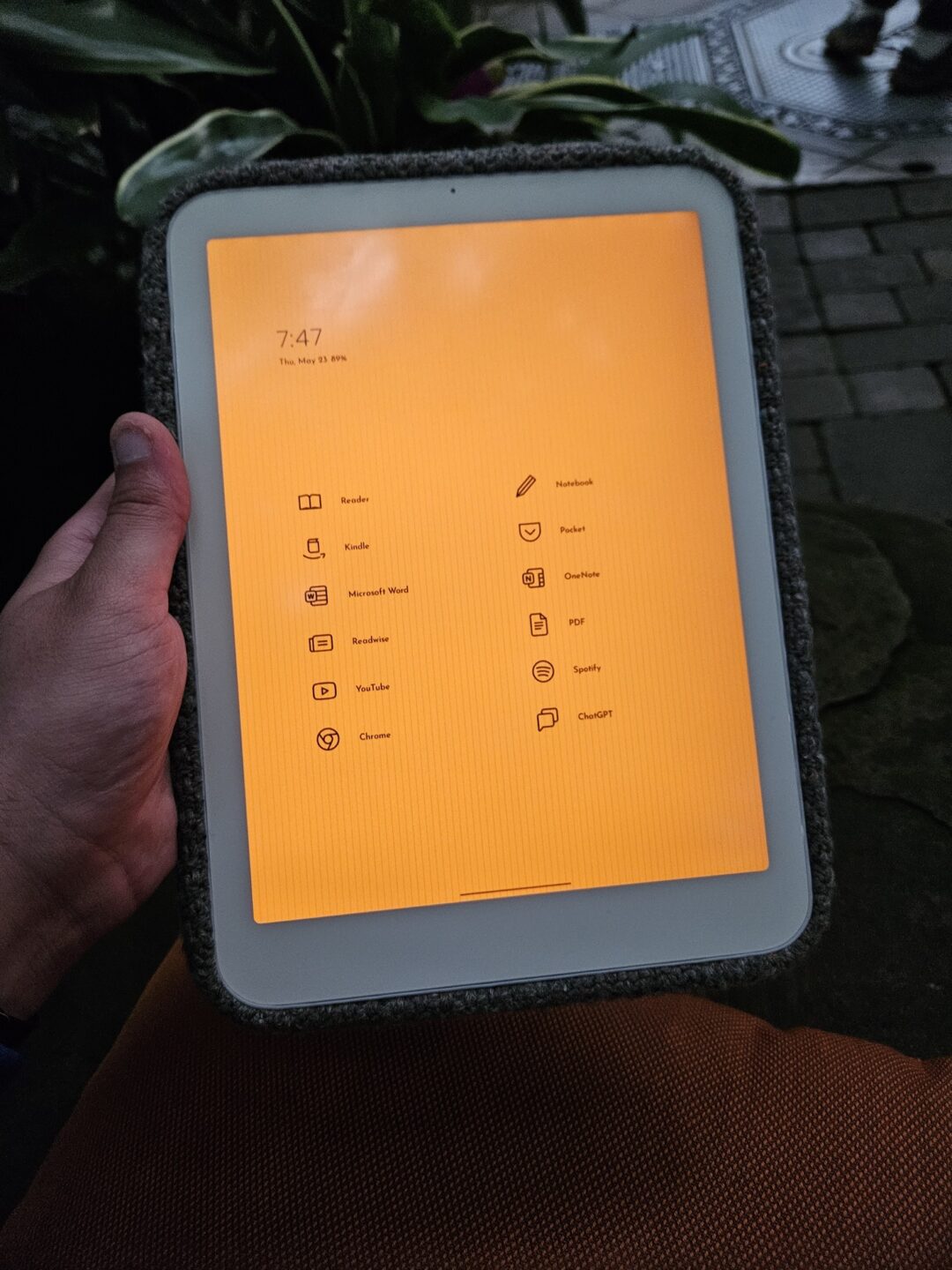 First look at the Daylight DC1 eReader and its game-changing display