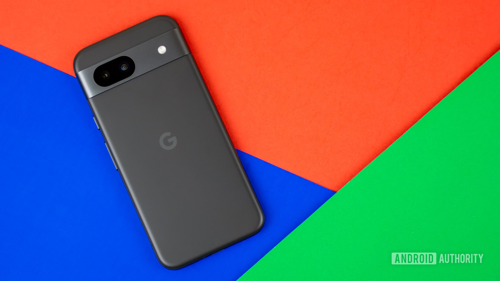 Google Pixel 8a with colorful background stock photo (4)