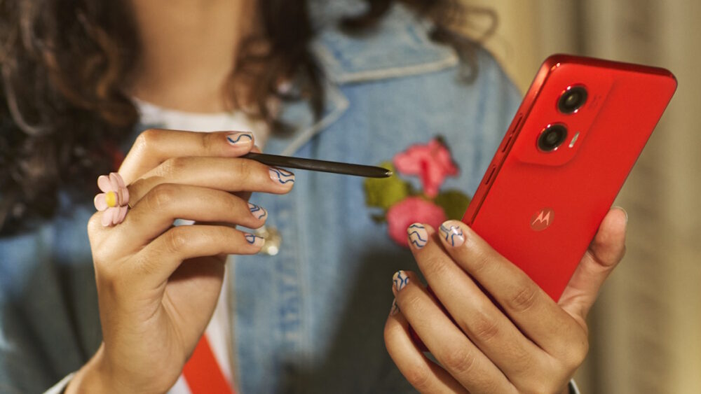 The new Moto G Stylus 5G adds wireless charging to the budget stylus phone