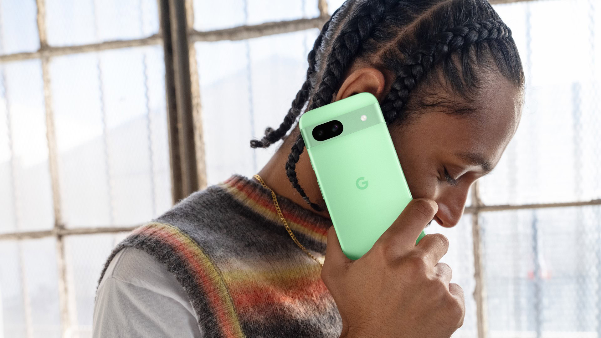 Pixel 8a Aloe Lifestyle