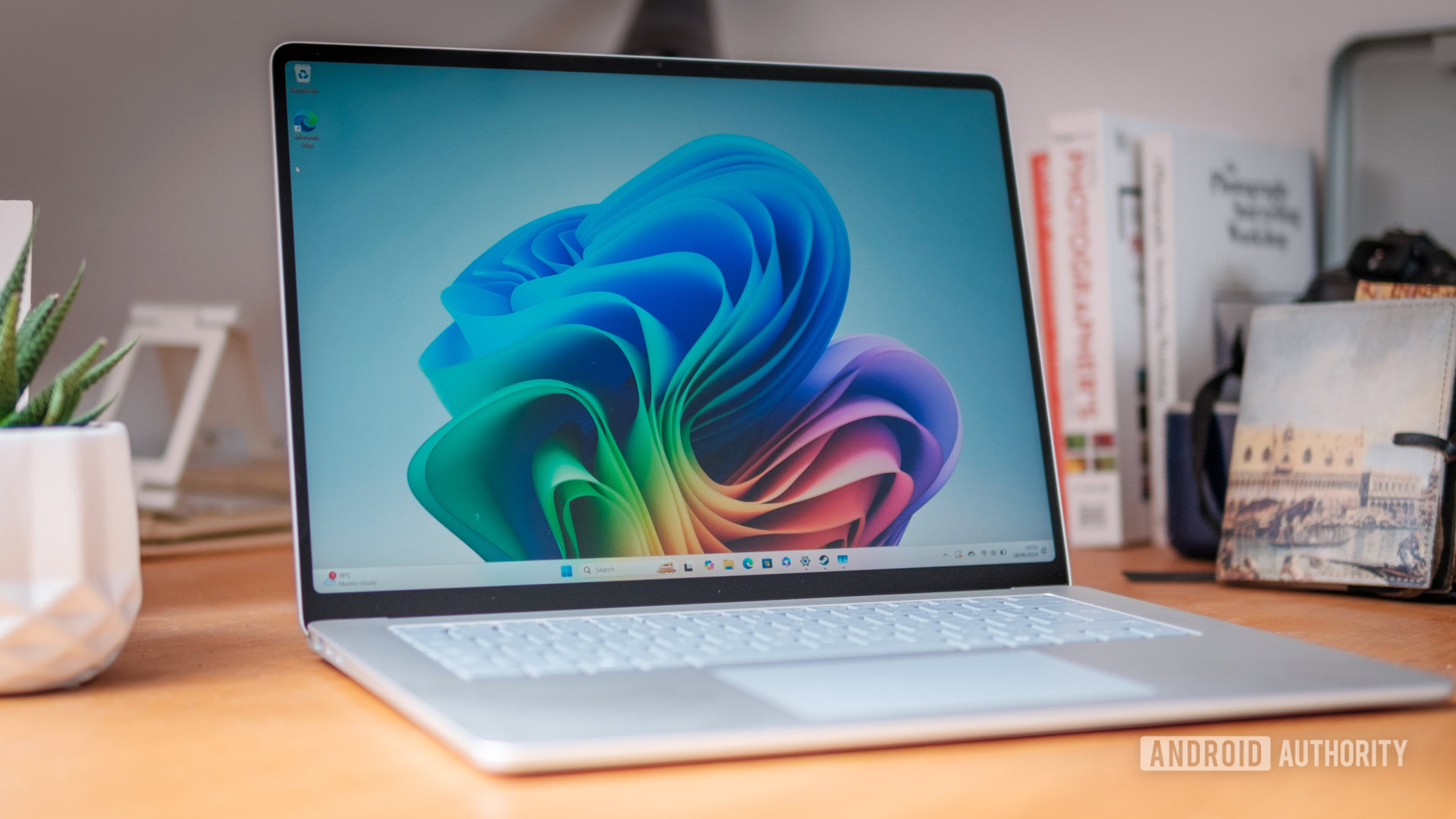Microsoft Surface 7th gen screen