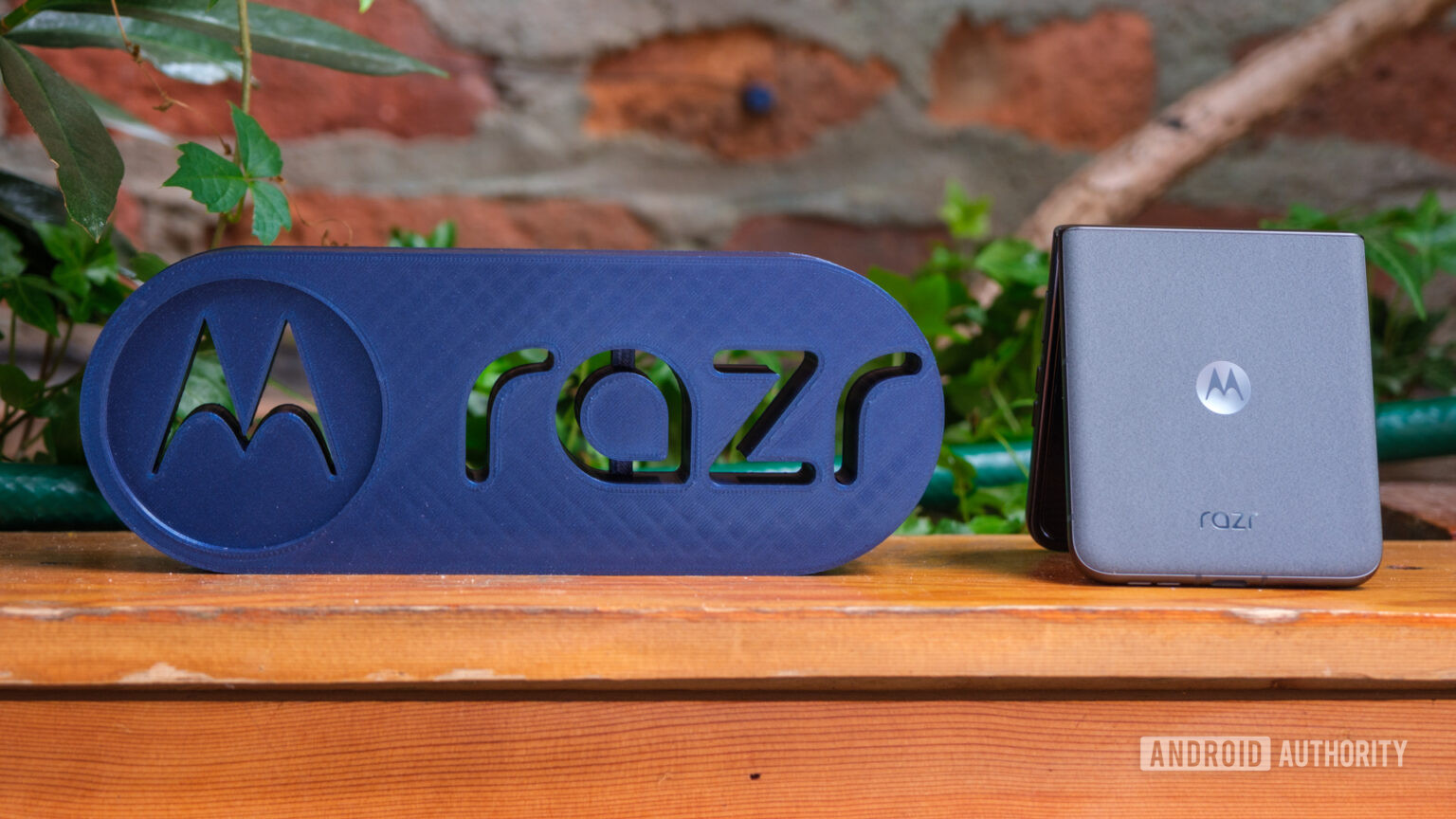 AT&T to soon offer Razr Plus, Cricket will carry base Razr instead