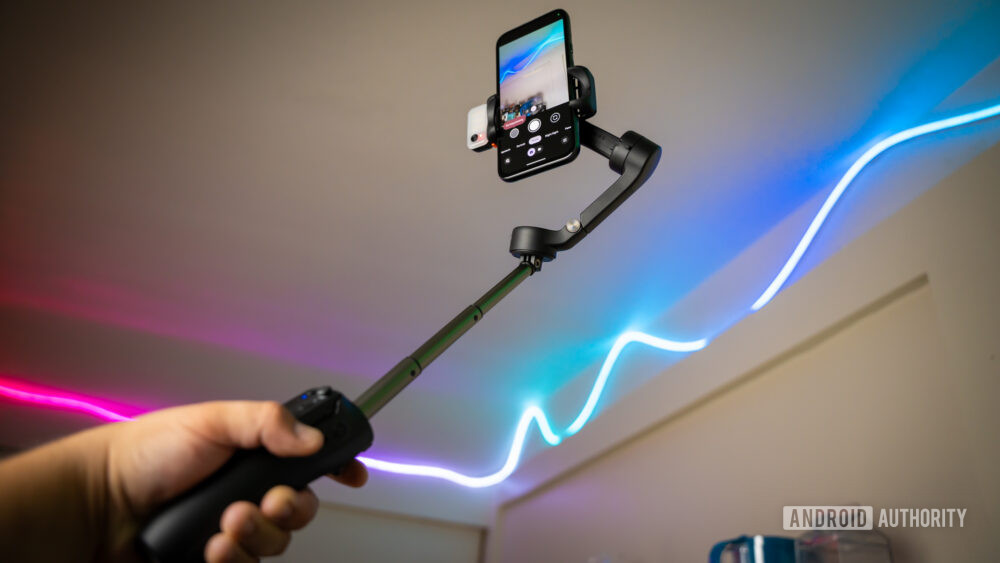 Hohem iSteady V3 smartphone gimbal review: Smart and portable