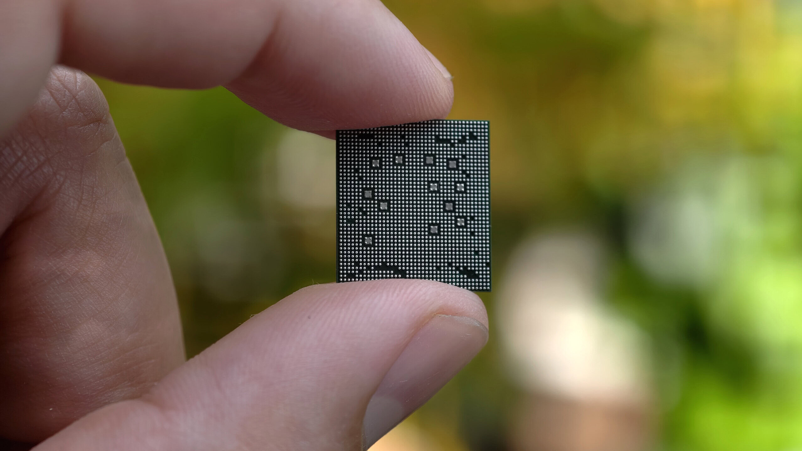 MediaTek Dimensity 9400 back of chip MediaTek Dimensity 9400 back of chip
