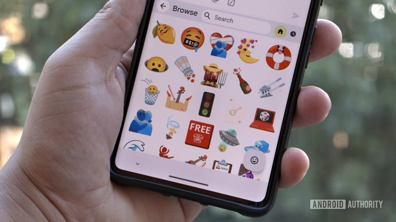Google makes it easier than ever to access Emoji Kitchen on Gboard