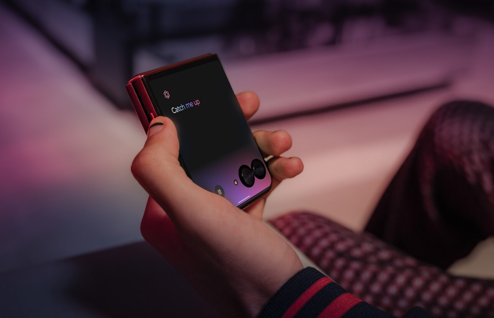 Biggest Moto Razr Plus leak yet is full of images and specs galore ...