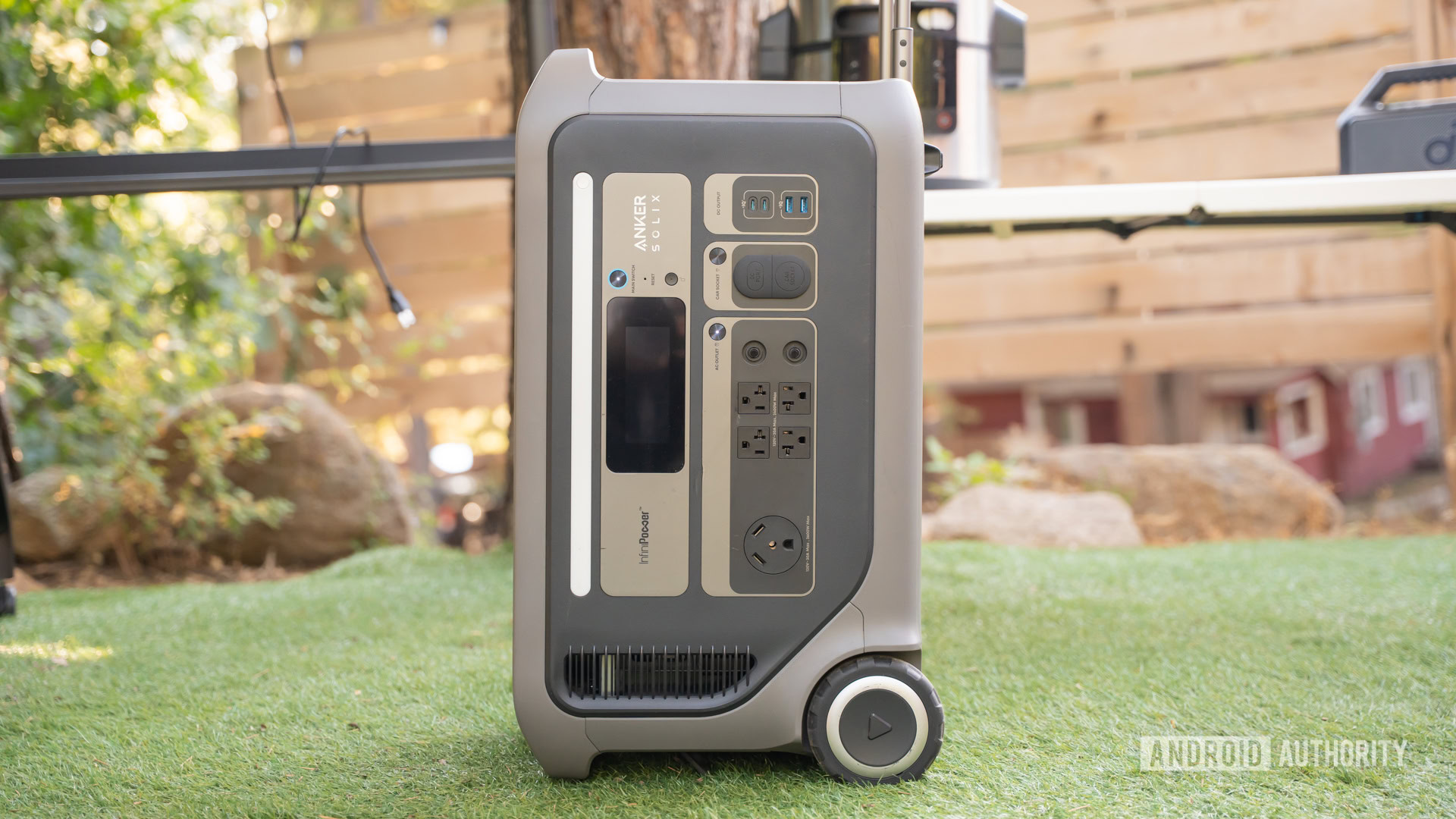 Anker SOLIX F3000 Portable Power Station standing vertically 01