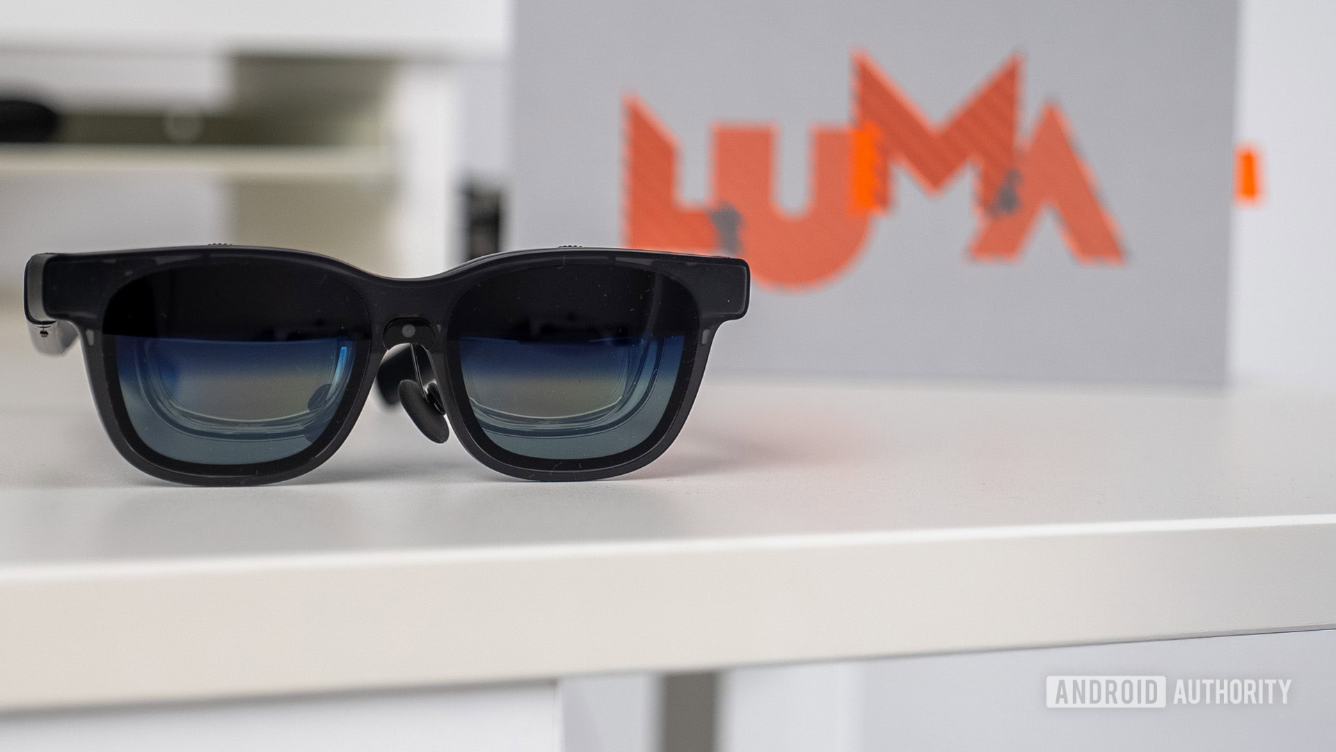 VITURE luma pro On table VITURE luma pro On table