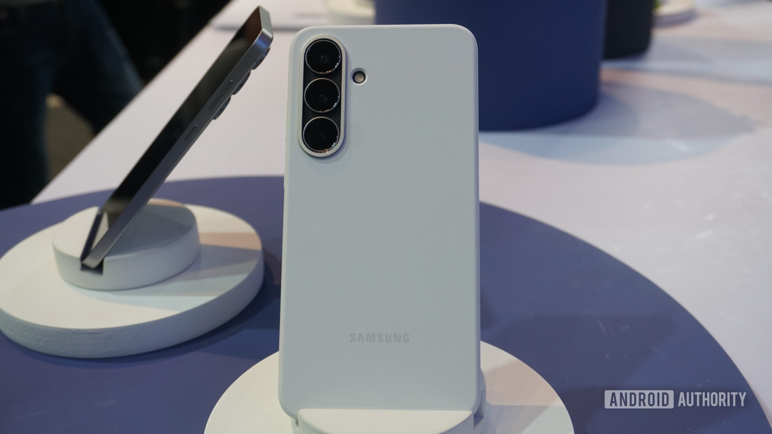 Galaxy S25 FE in case Galaxy S25 FE in case