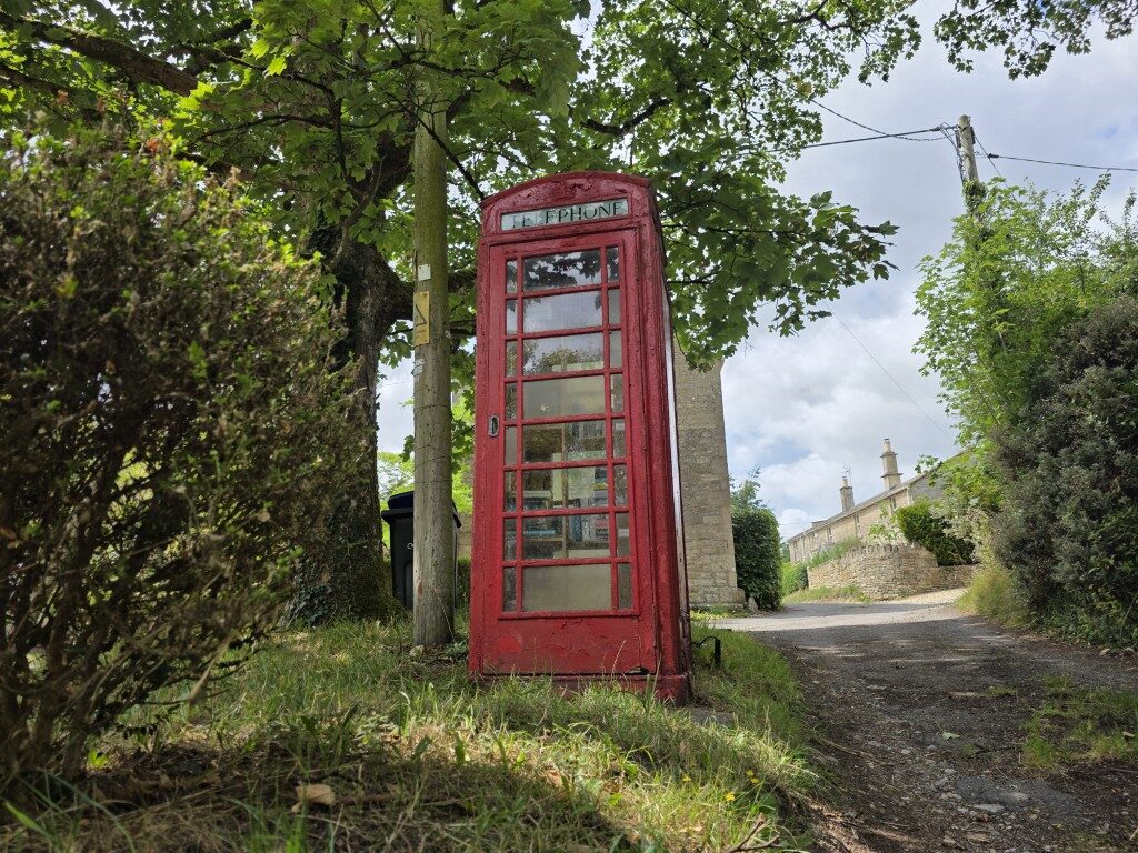 Galaxy S25 Ultra camera sample red postbox