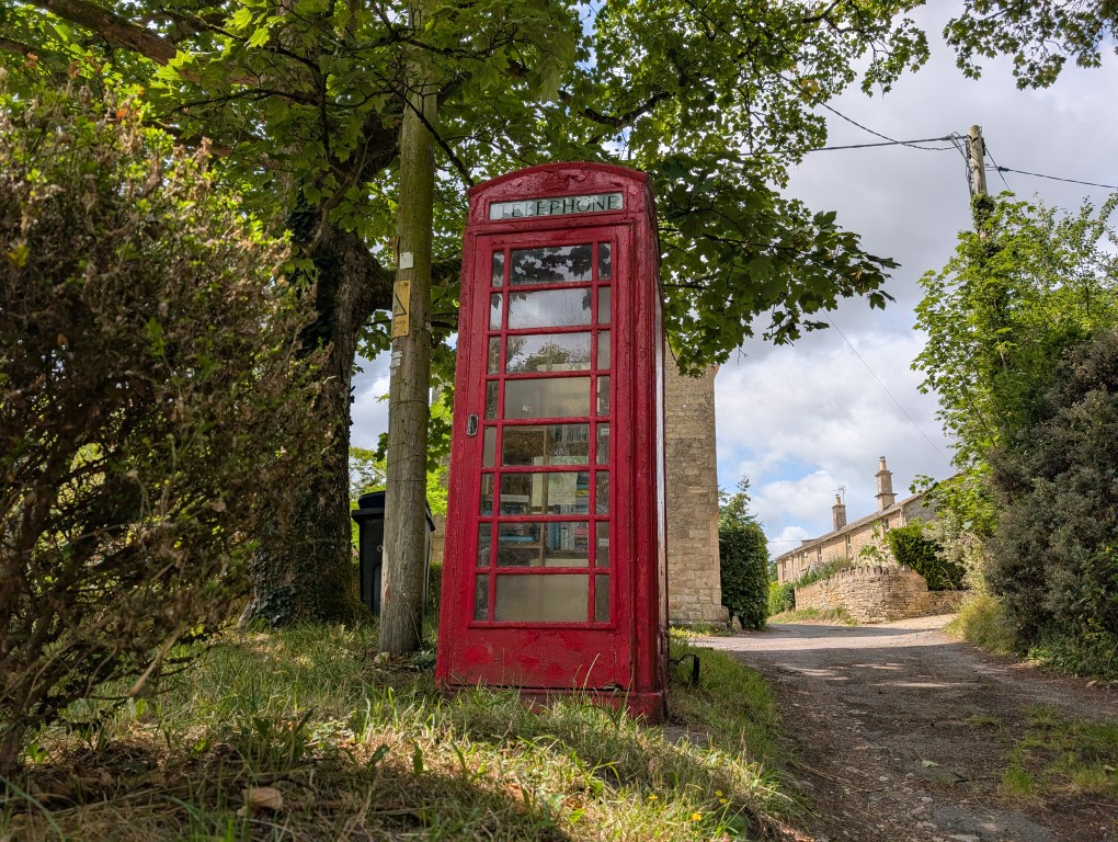 Pixel 9 Pro XL camera sample red postbox