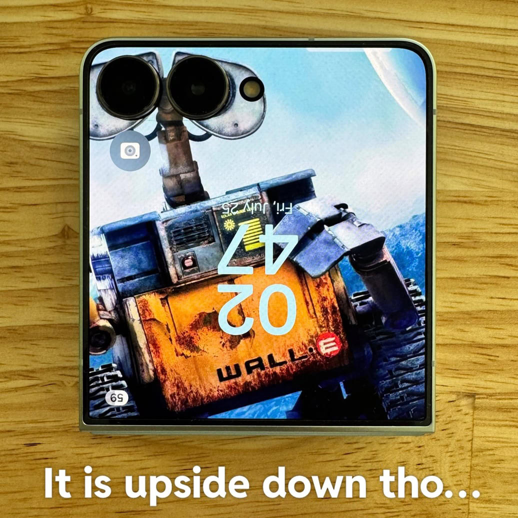 Samsung Galaxy Z Flip 7 wall e cover screen wallpaper