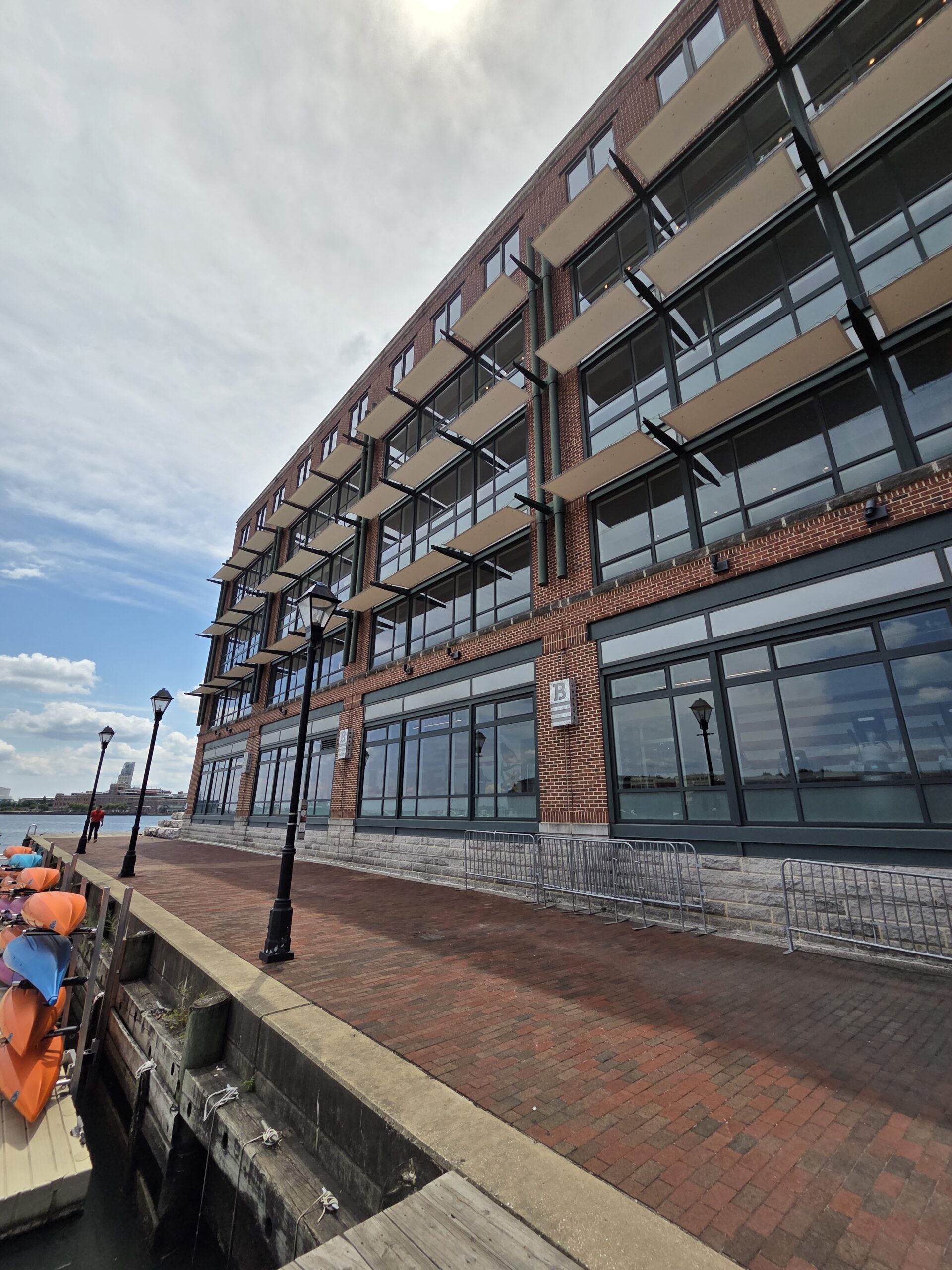 Samsung Galaxy Z Fold 7 wharf building ultrawide