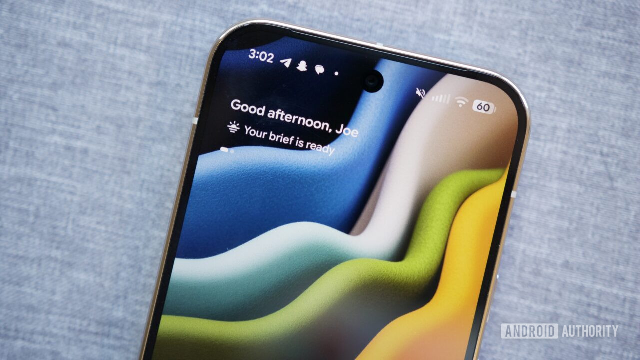 Google's At a Glance widget finally gets high-contrast upgrade ...