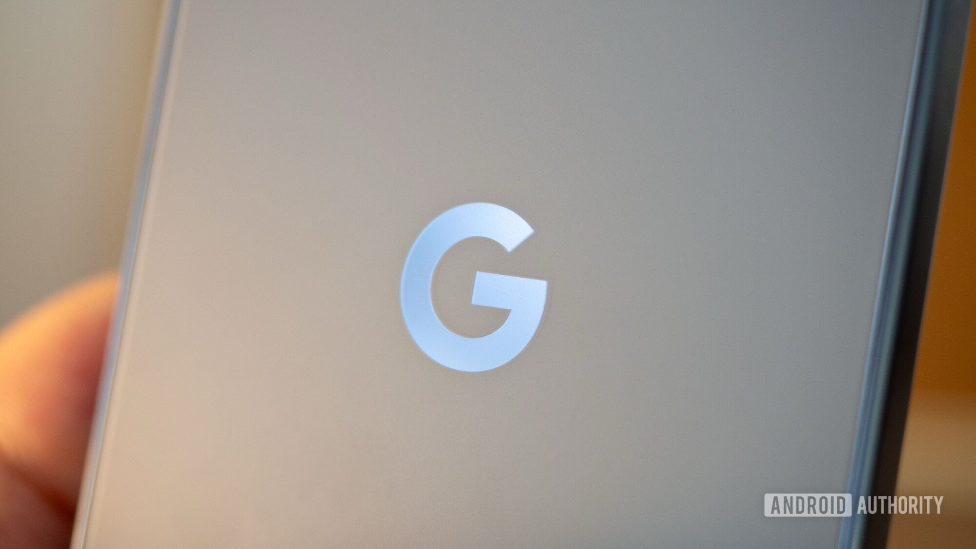 google pixel 10 pro logo focus