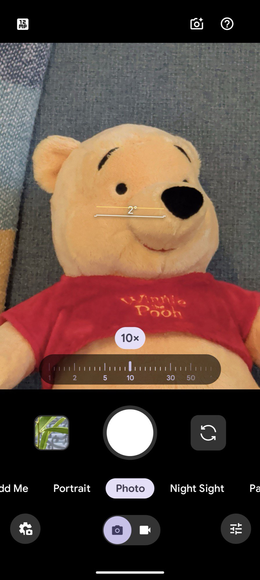 google pixel 10 pro screenshot camera app zoom level 10x