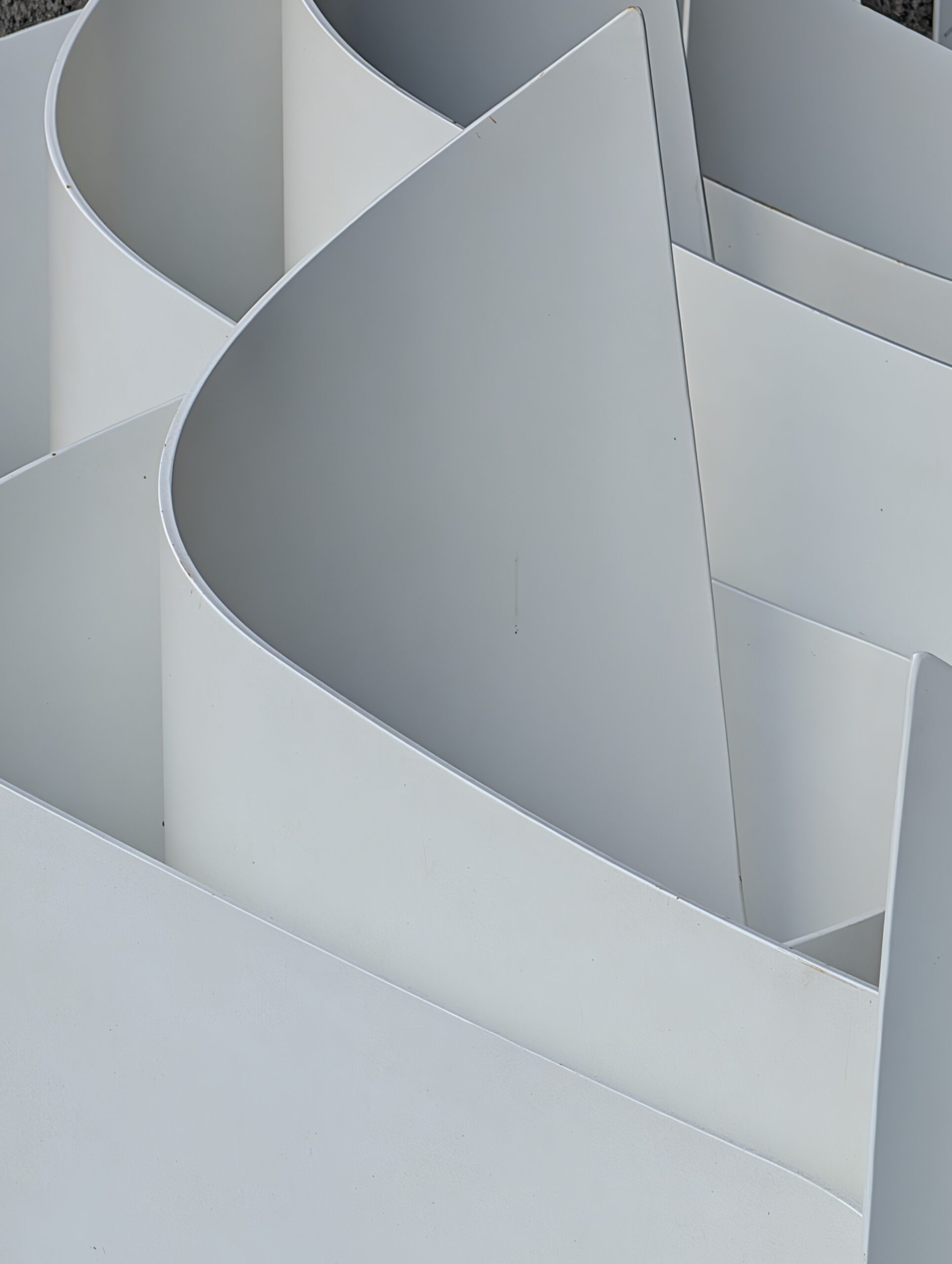 Google Pixel 10 Pro XL white sculpture 5x zoom