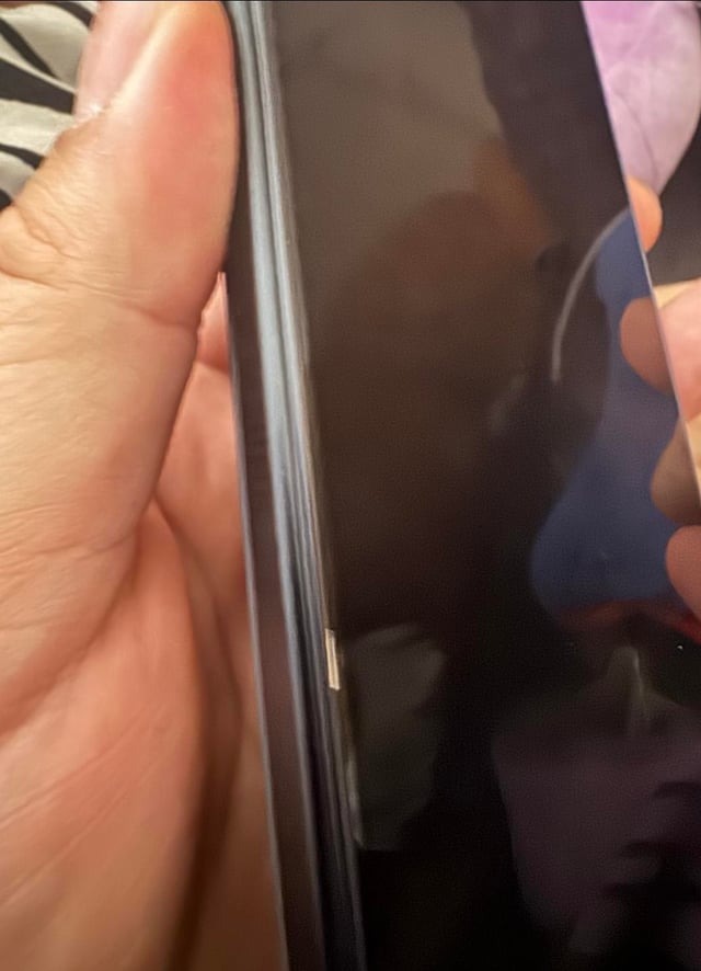 Samsung Galaxy Z Fold 7 paint chip Rukieo