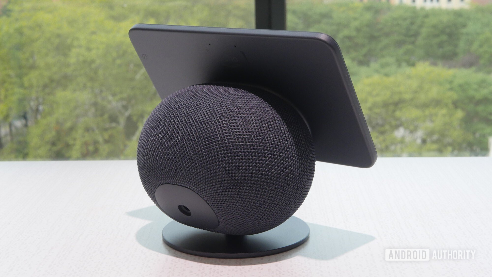 amazon echoshow new rear