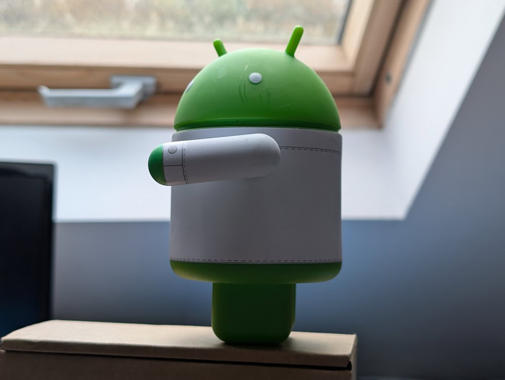 Pixel 9 Pro XL camera droid no lens protector