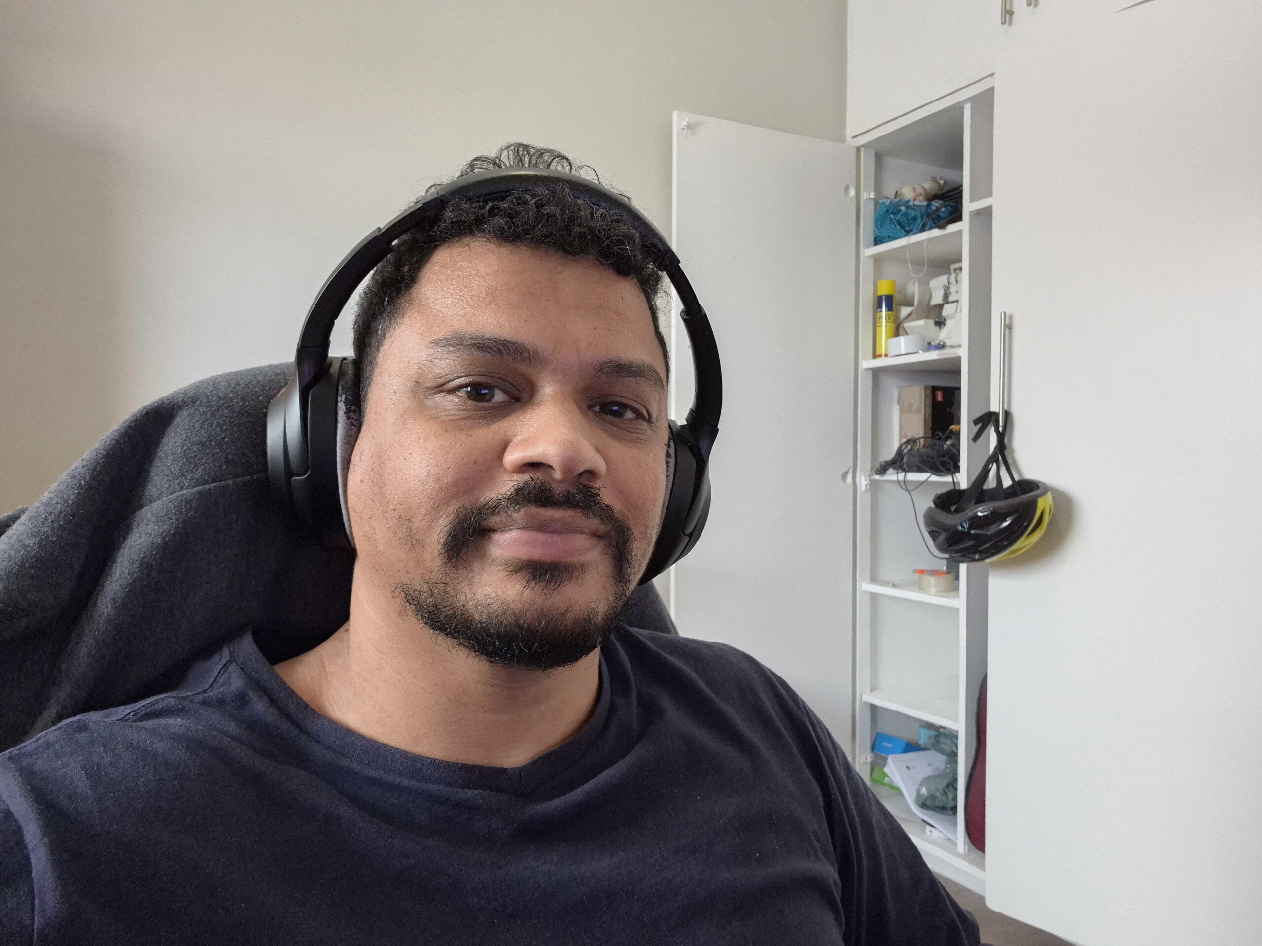 Samsung Galaxy S25 FE selfie sample