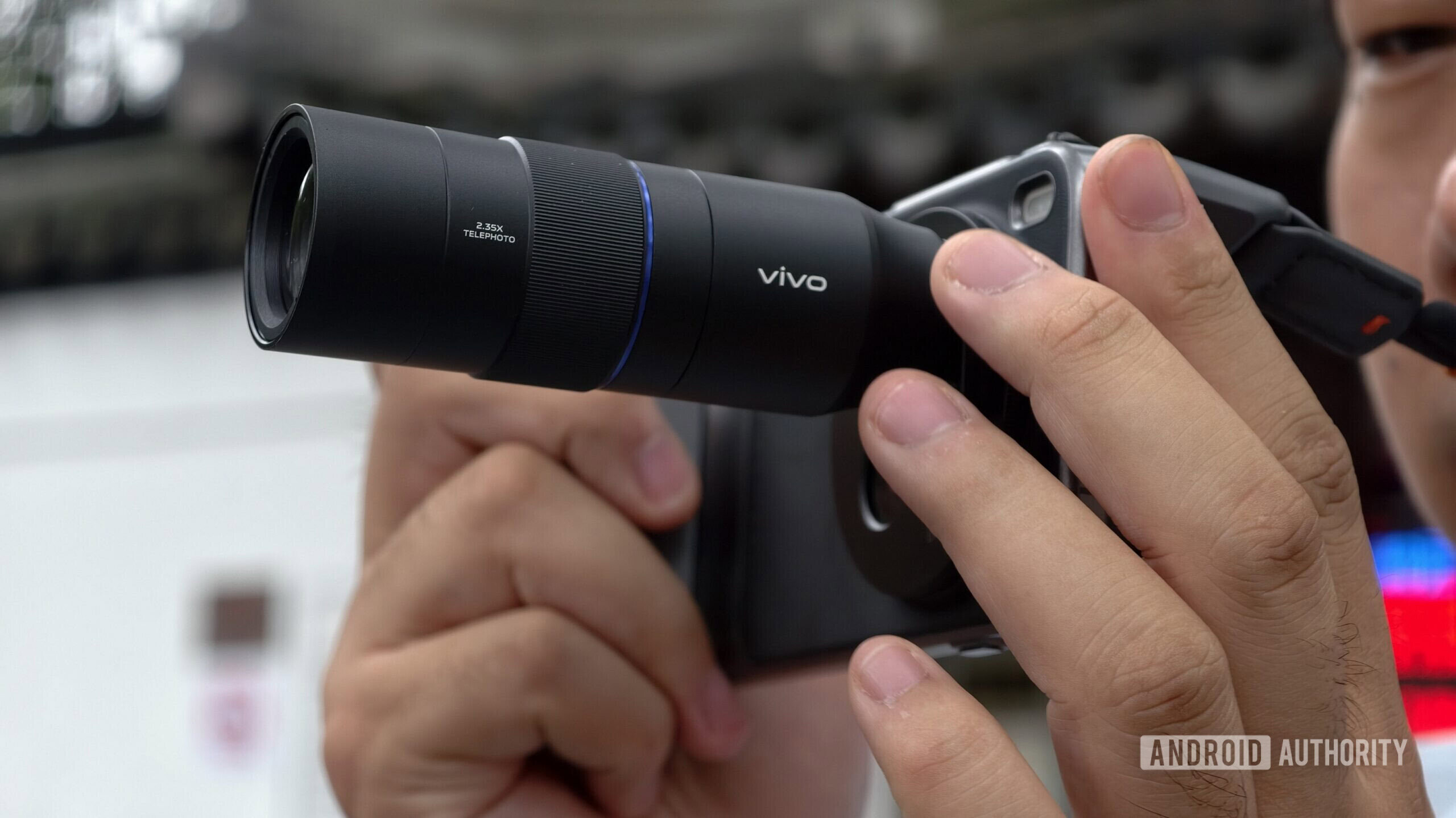 I can’t stop using this phone’s external lens now that they’ve fixed its big oversight