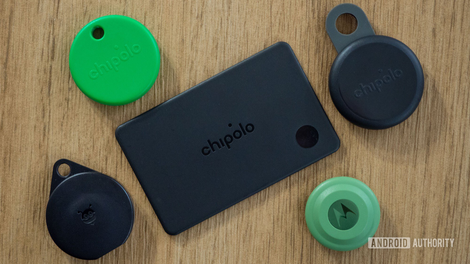 google find hub bluetooth trackers chipolo loop pop card moto tag pebblebee clip universal