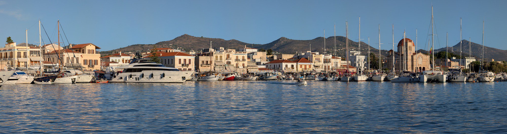 google pixel 10 pro xl panorama aegina port 2