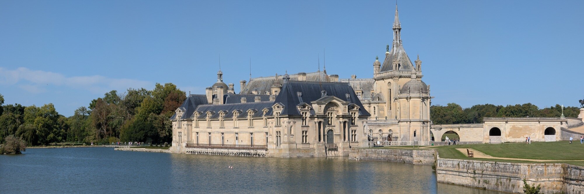 google pixel 10 pro xl panorama chantilly castle 2
