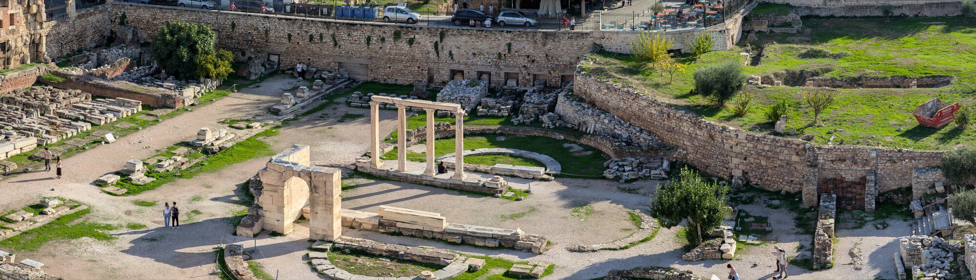 google pixel 10 pro xl panorama hadrians library