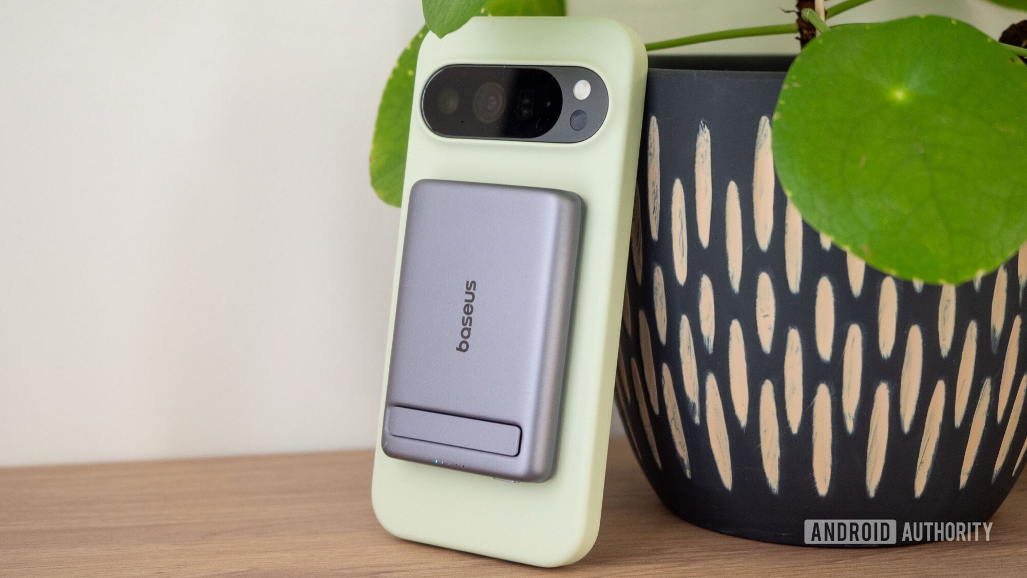 ugreen 5000mah qi2 20w power bank on phone 2