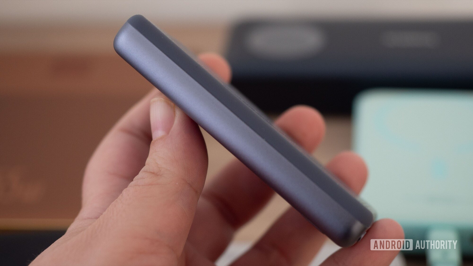 ugreen 5000mah qi2 20w power bank thinness