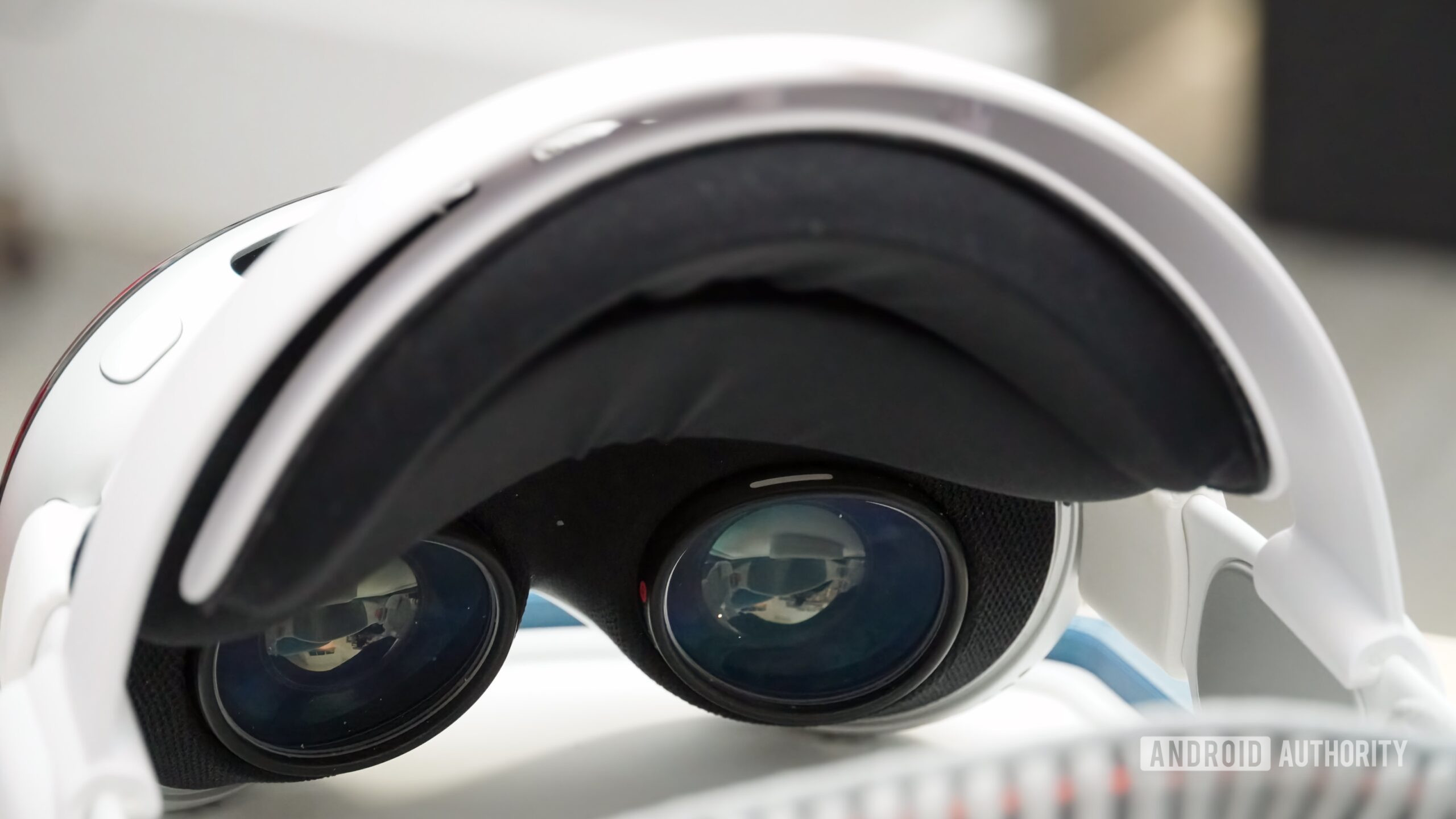 Apple Vision Pro 3 Two third-party head straps and facial interfaces for Apple Vision Pro.