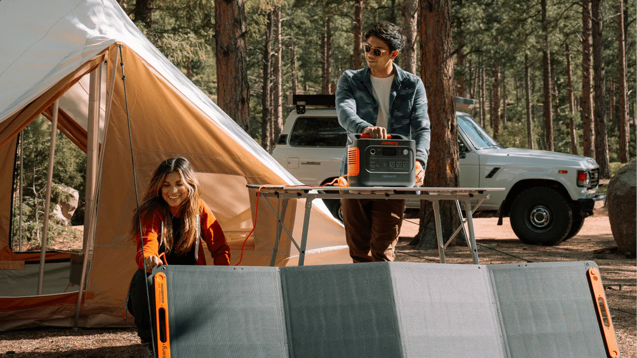 Jackery Explorer 1000 V2 Portable Power Station camping