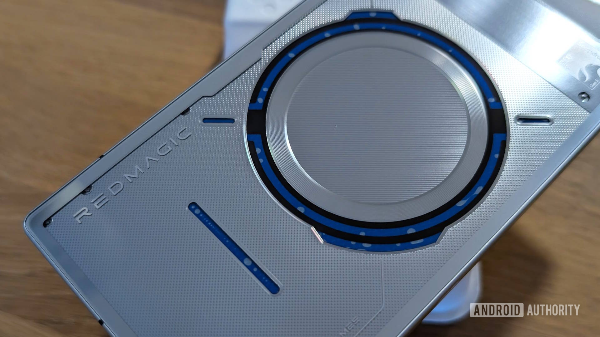 Move over vapor chambers, we now have Snapdragon flagships with liquid cooling