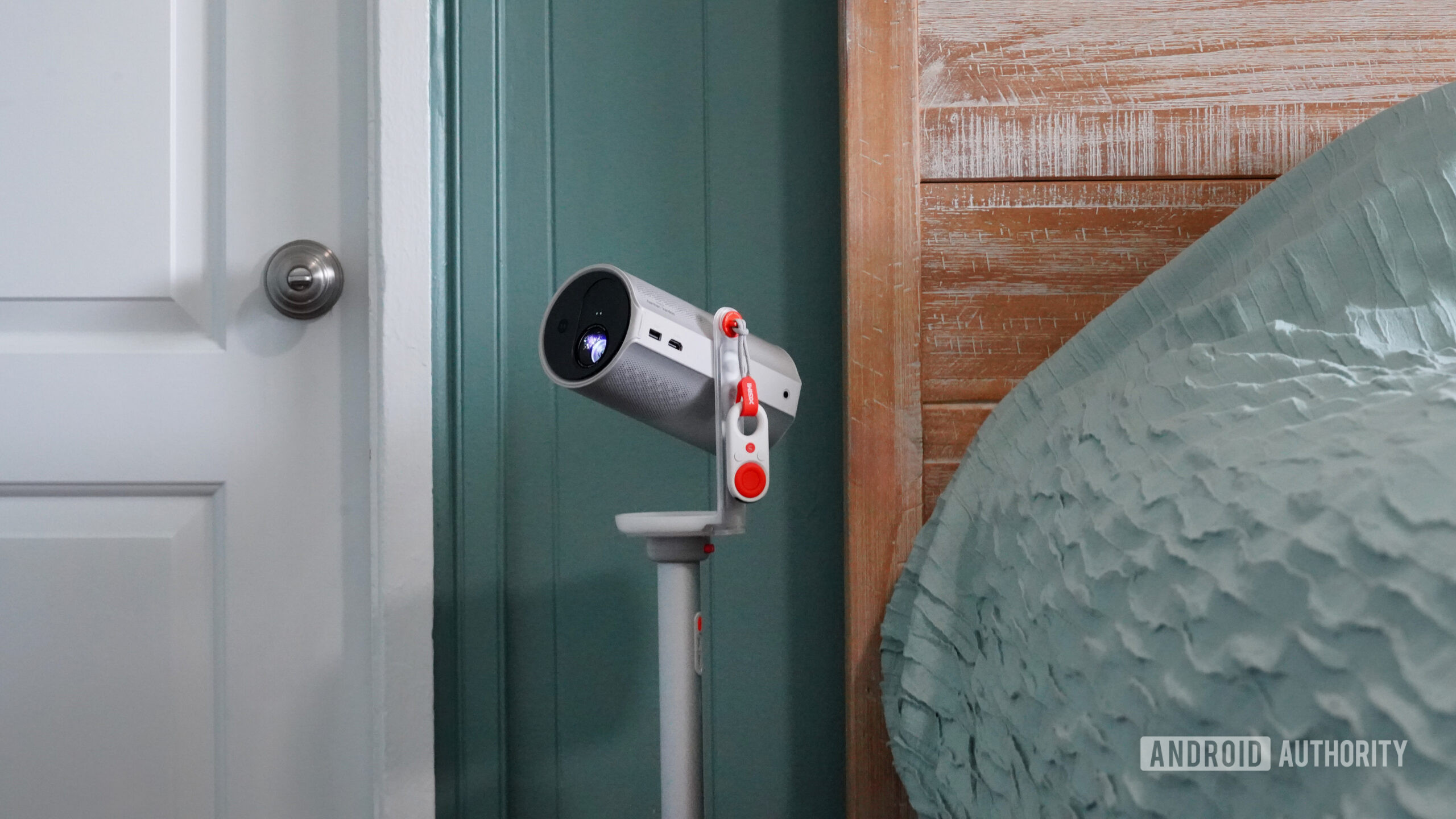 XGIMI Mogo 4 Bedroom 2 An XGIMI Mogo 4 projector stands in place of a bedside table.