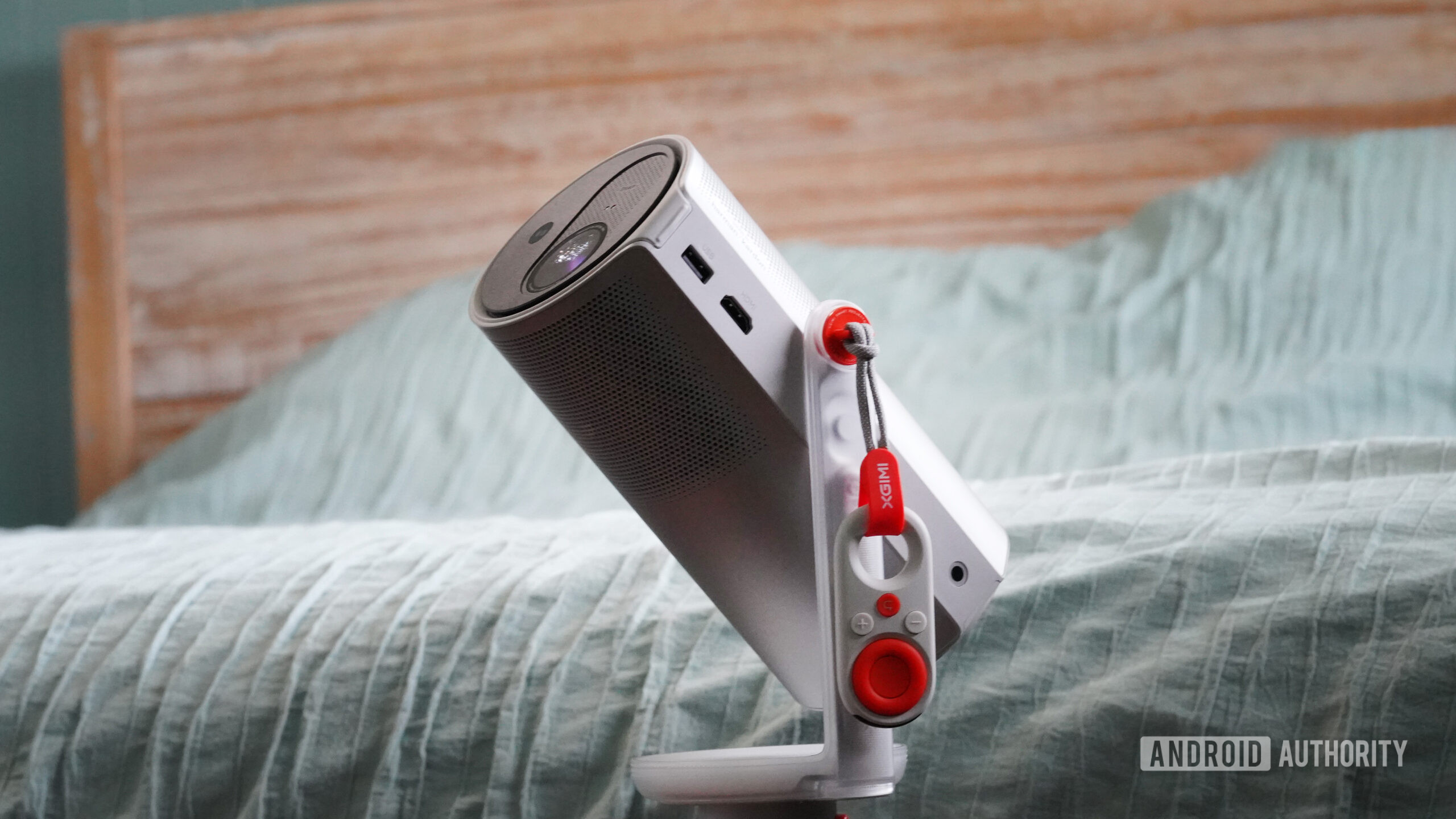 XGIMI Mogo 4 Bedroom The XGIMI Mogo 4 features a 360-degree rotating stand.