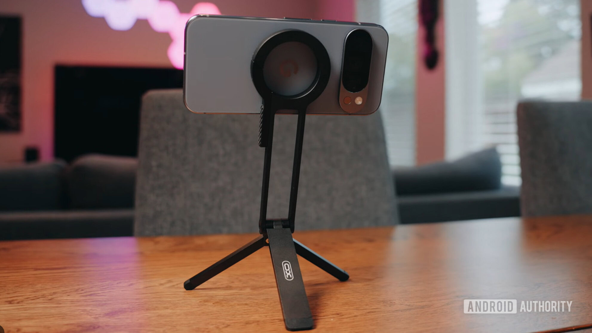 XO Magnetic Mini Tripod