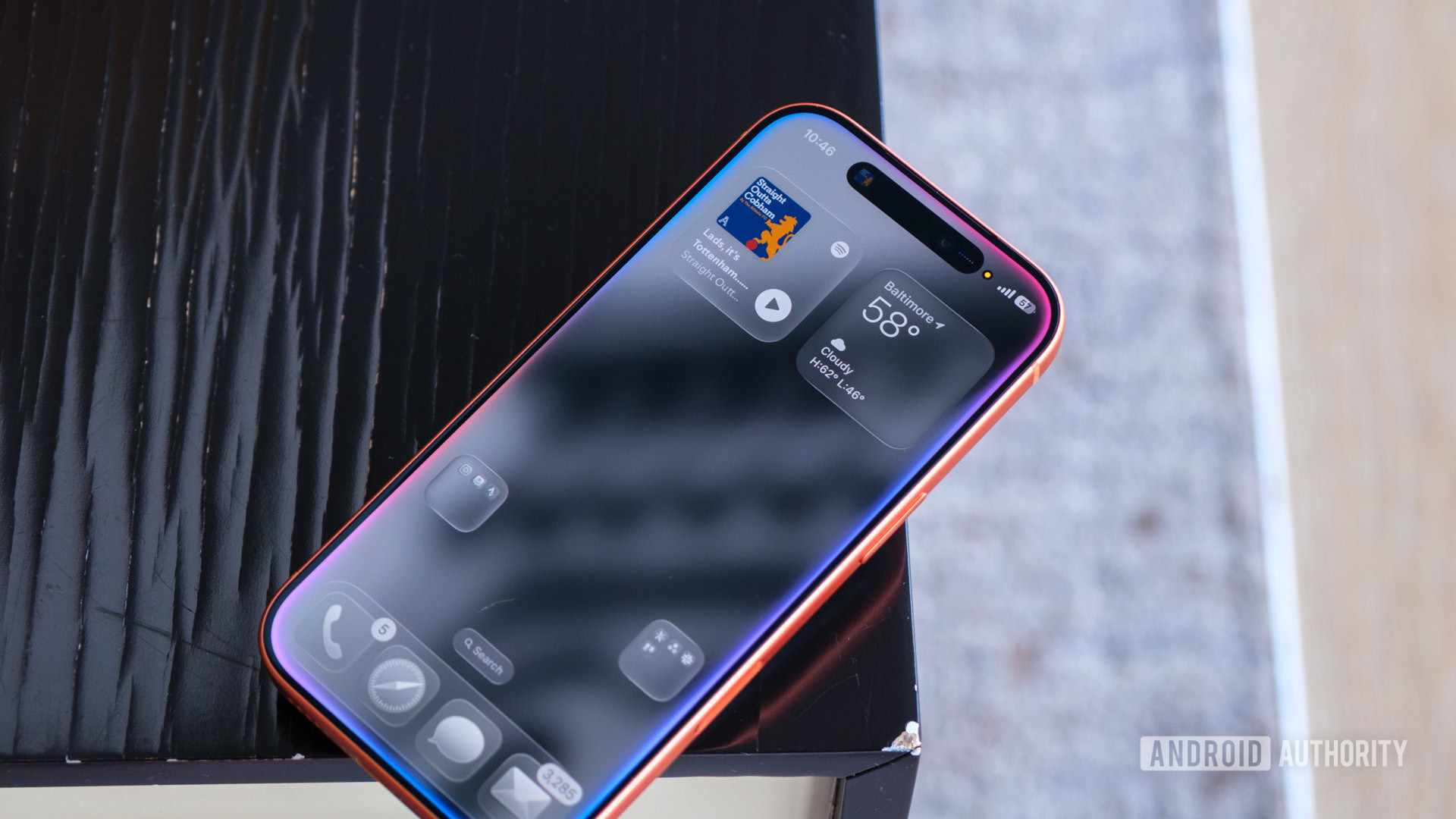 iPhone 17 Pro siri glow