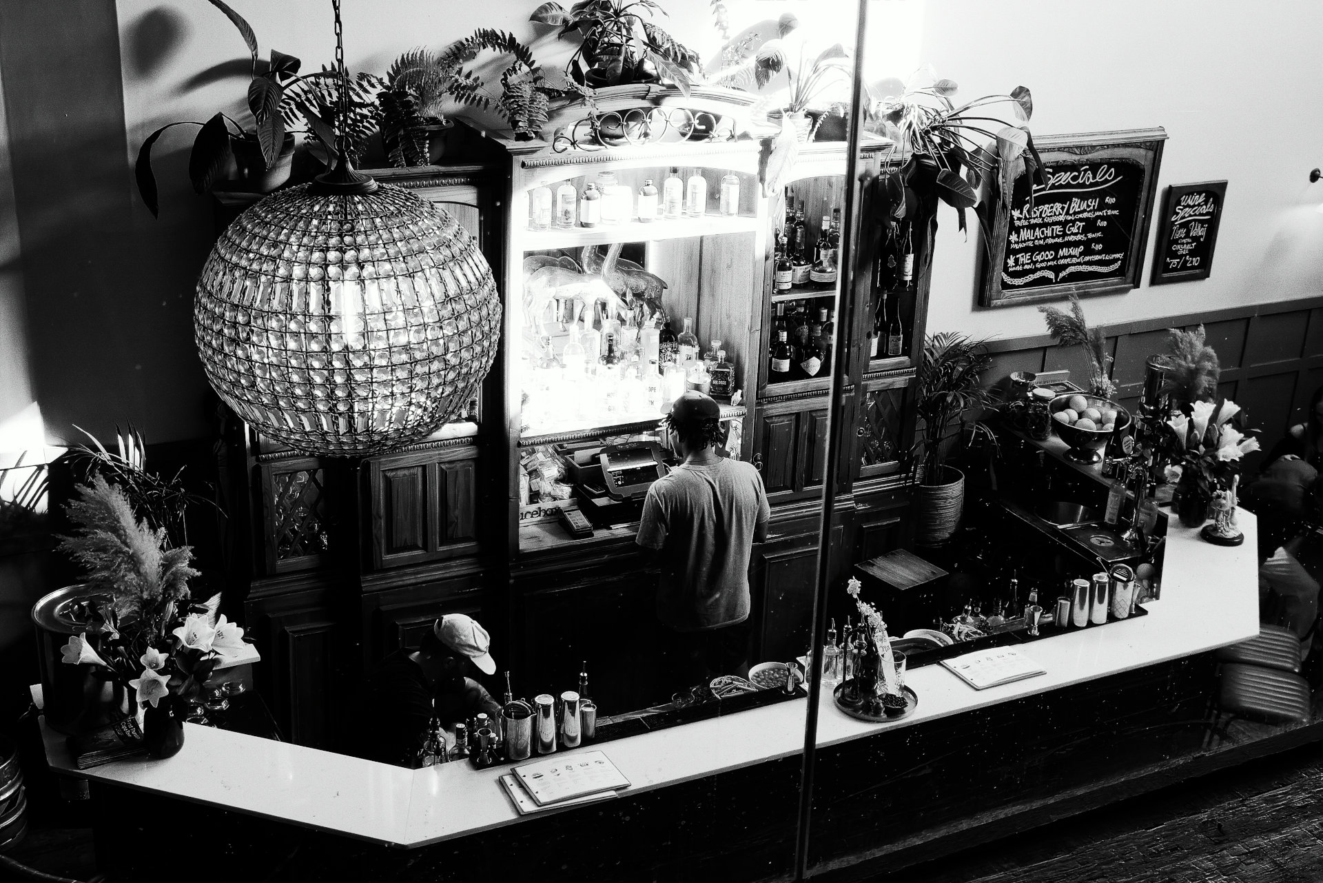 A 40mm monochrome shot taken with the realme GT8 Pro.