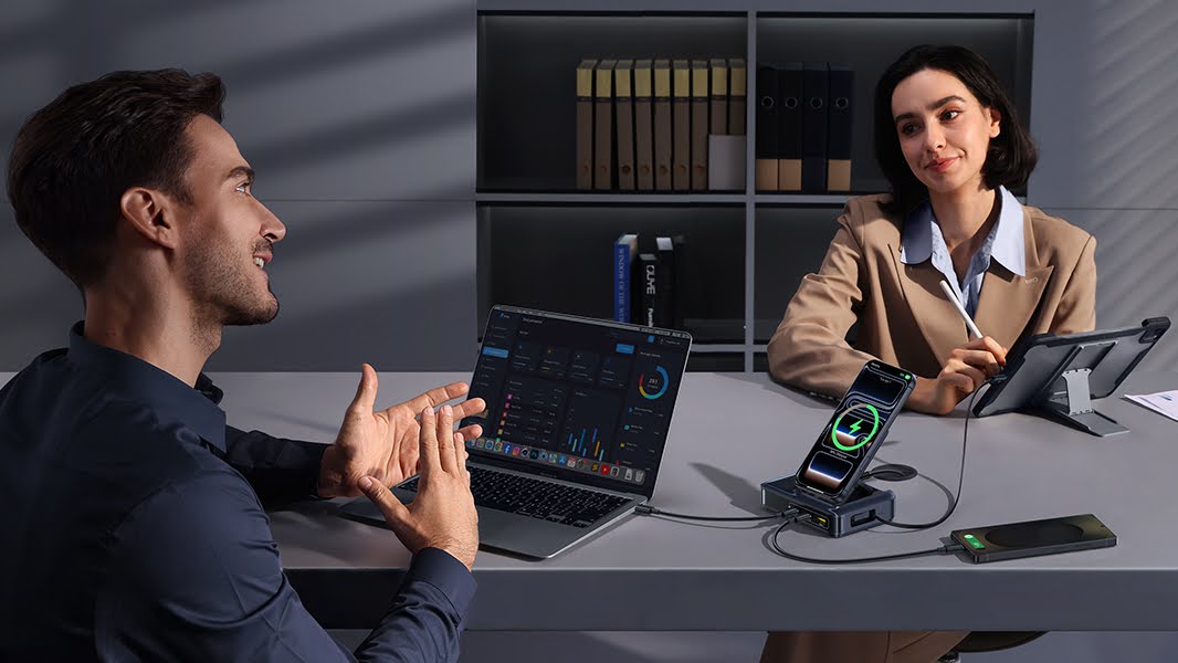 Baseus Nomos lifestyle