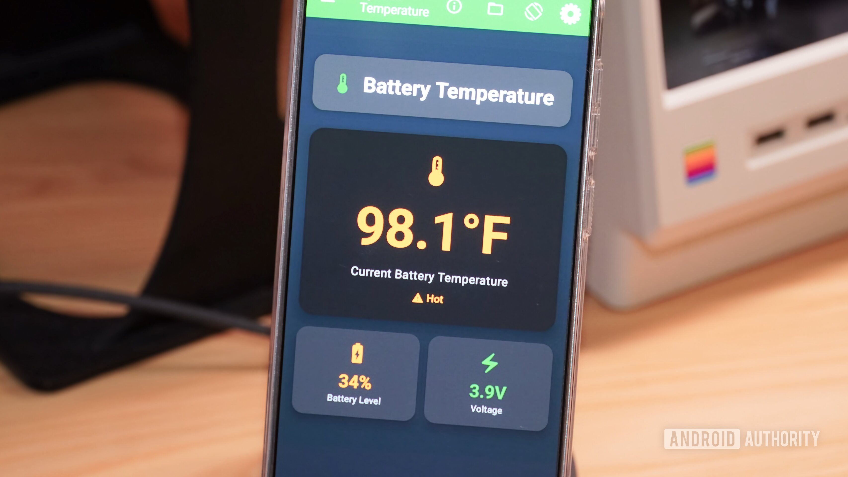 The current battery temperature on a Samsung Galaxy S25 Edge using a Belkin wireless charger.