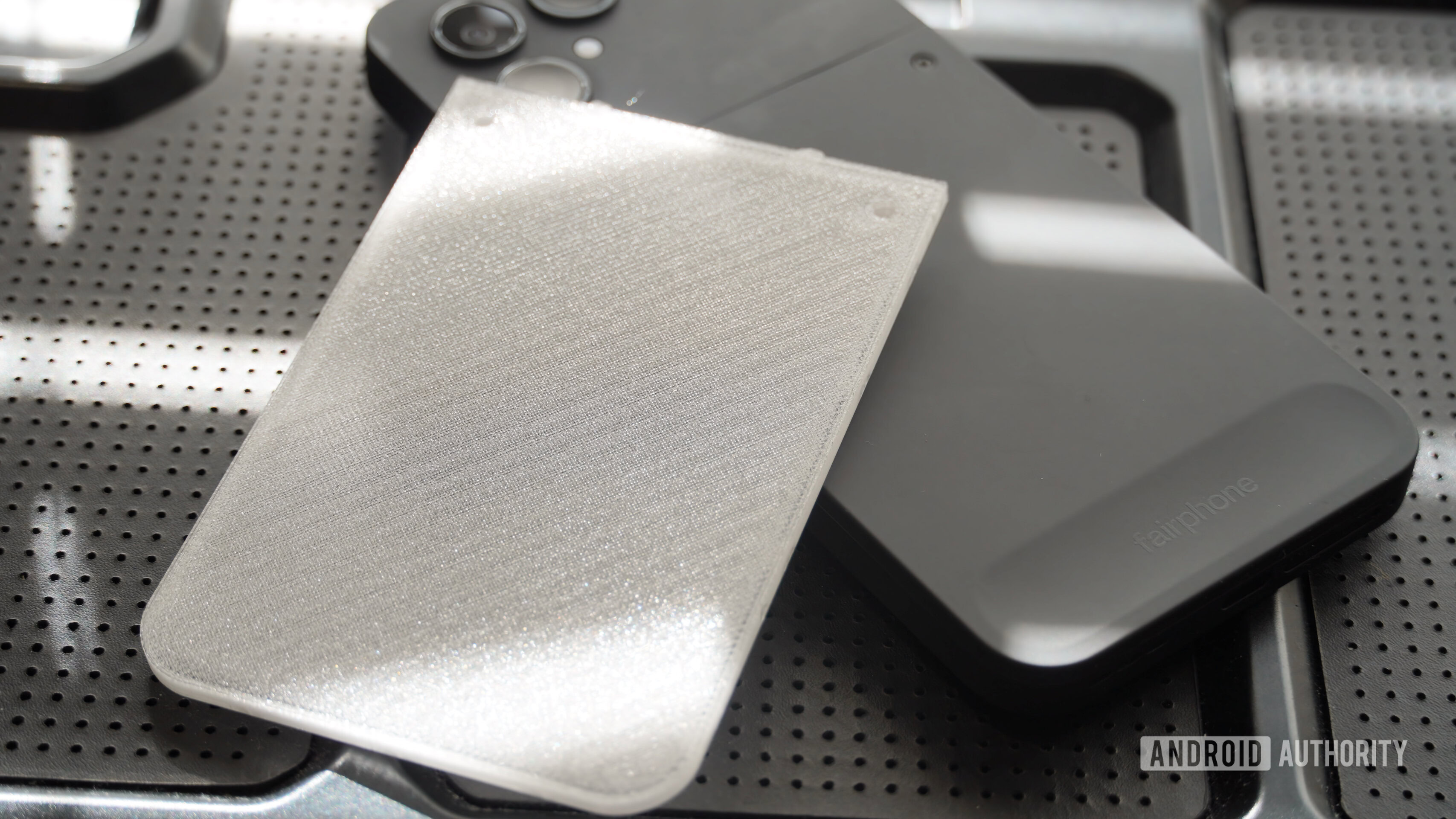 Fairphone 6 Nothing Phone Comparison 5